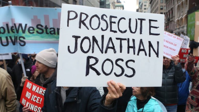 jonathan-ross,-agentul-ice-care-a-impuscat-o-mortal-pe-renee-good,-a-primit-donatii-in-valoare-de-peste-1-milion-de-dolari