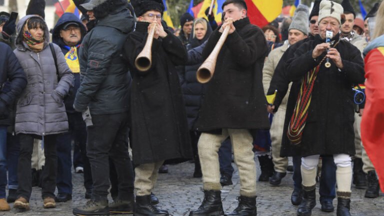 amenzi-totale-in-valoare-de-38.000-de-lei,-dupa-mitingurile-de-la-iasi-si-focsani-de-ziua-unirii