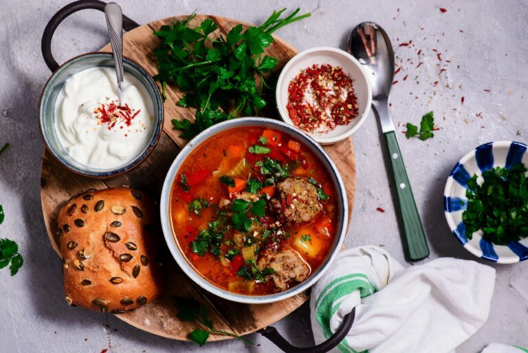 „buna!-eu-sunt-ana”:-anaf-a-lansat-un-chatbot-cu-inteligenta-artificiala-pentru-asistenta-fiscala-in-spv