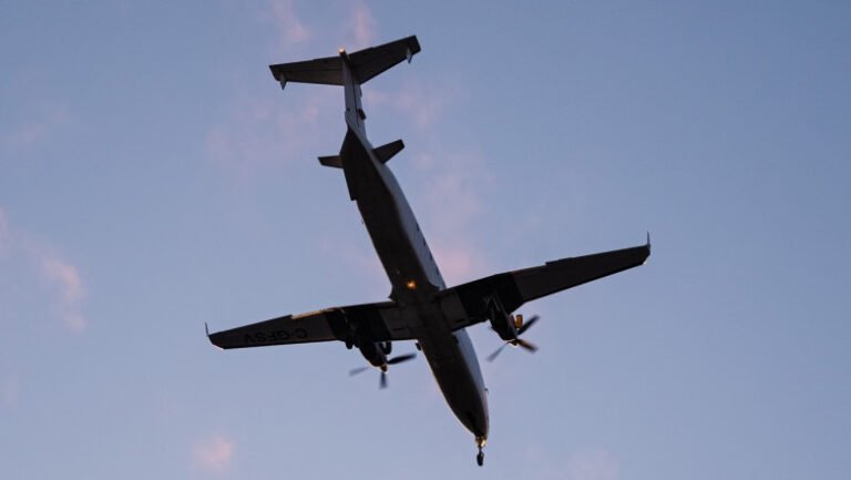 un-avion-columbian-cu-15-persoane-la-bord-a-disparut-de-pe-radar-aproape-de-granita-cu-venezuela