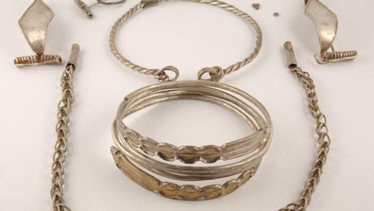 bunurile-din-patrimoniul-romaniei-vor-putea-fi-scoase-din-tara-doar-temporar.-cine-si-in-ce-conditii-le-poate-folosi