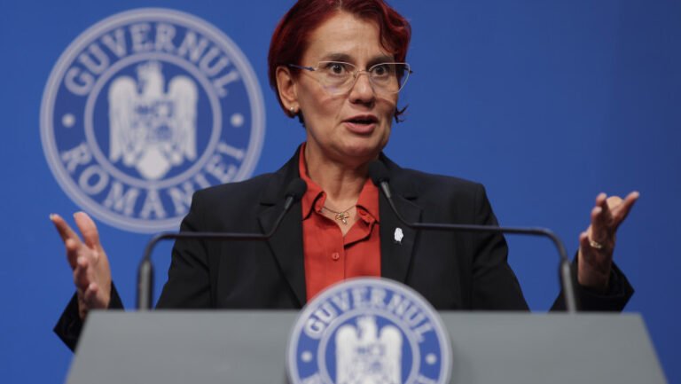 dogioiu-spune-ca-nu-exista-legaturi-intre-premier-si-avocata-adriana-georgescu:-„sunt-doar-fotografii-de-la-evenimente-publice”