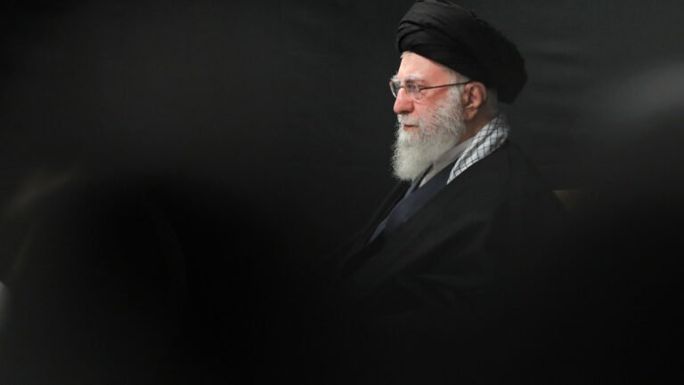 reteaua-iran-occident.-cum-a-construit-fiul-ayatollahului-un-imperiu-care-protejeaza-familia-khamenei-in-caz-de-„apocalipsa”-politica