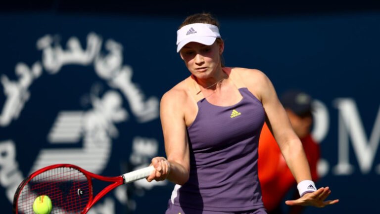 elena-ribakina-a-castigat-australian-open-dupa-ce-a-invins-o-pe-arina-sabalenka.-revenire-spectaculoasa-a-sportivei-din-kazahstan