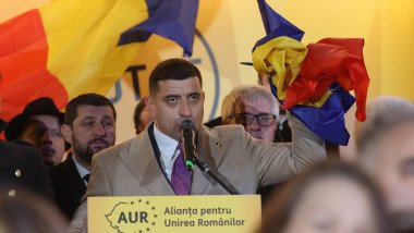 Liderul AUR, George Simion, va participa în Iaşi la un marş din Piaţa Unirii până în faţa Palatului Culturii, dar şi la „Marşul Unirii” din municipiul Focşani. Acesta va participa, de asemenea, alături de Călin Georgescu, și la evenimentul „Marea Horă a Unirii Neamului” în Parcul Tineretului din Capitală, la statuia Eroilor Militari Români Căzuţi la Datorie, începând cu ora 13:00.  