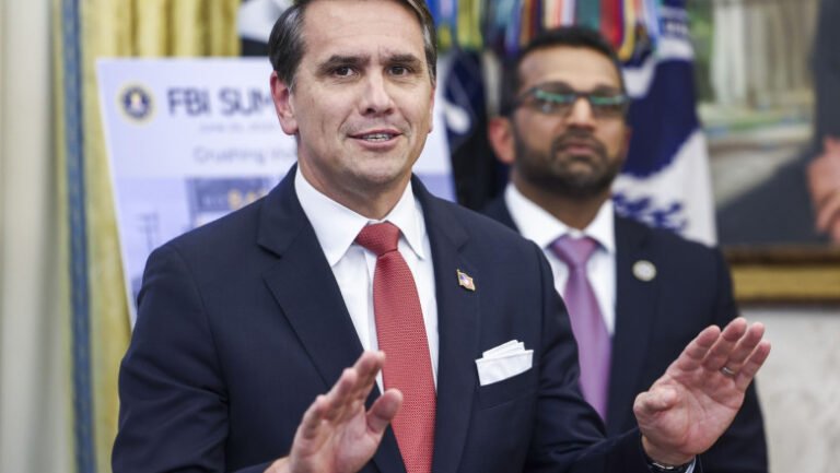 procurorul-general-adjunct-todd-blanche-semnaleaza-ca-nu-vor-fi-aduse-noi-acuzatii-in-cadrul-anchetei-privind-cazul-jeffrey-epstein