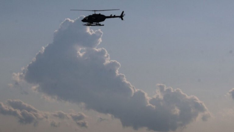 primar-cu-elicopter-de-800000-de-dolari,-comuna-fara-apa-potabila-si-canalizare.-aparatul-de-zbor,-folosit-pentru-naveta