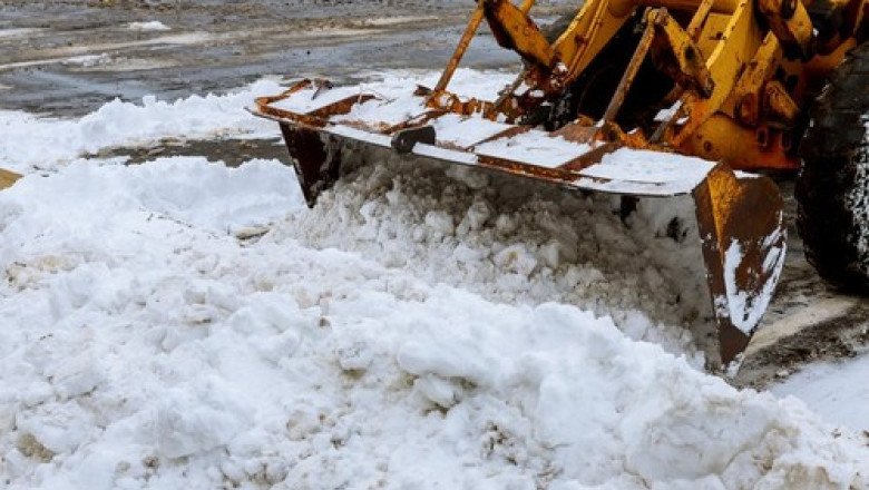 accident-intre-un-microbuz-si-o-autospeciala-de-deszapezire-pe-dn-6.-cinci-persoane-au-ajuns-la-spital