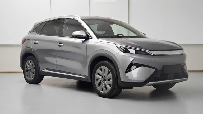 vanzarile-byd-scad-pentru-a-cincea-luna-consecutiv,-pe-fondul-concurentei-dure-si-al-incertitudinilor-externe