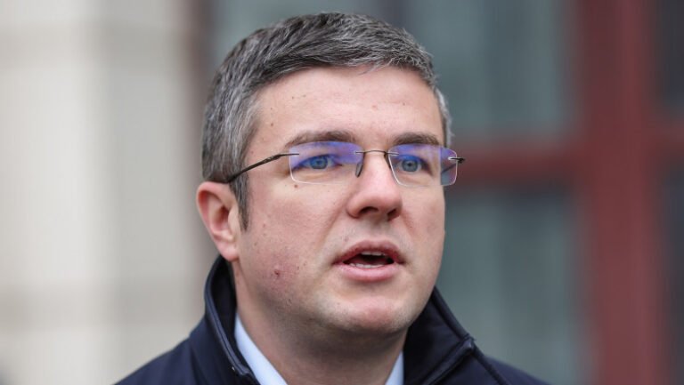 ministrul-economiei,-dupa-ce-patronatele-din-turism-au-pretins-scuze-de-la-el:-departe-de-mine-gandul-sa-etichetez-o-intreaga-industrie