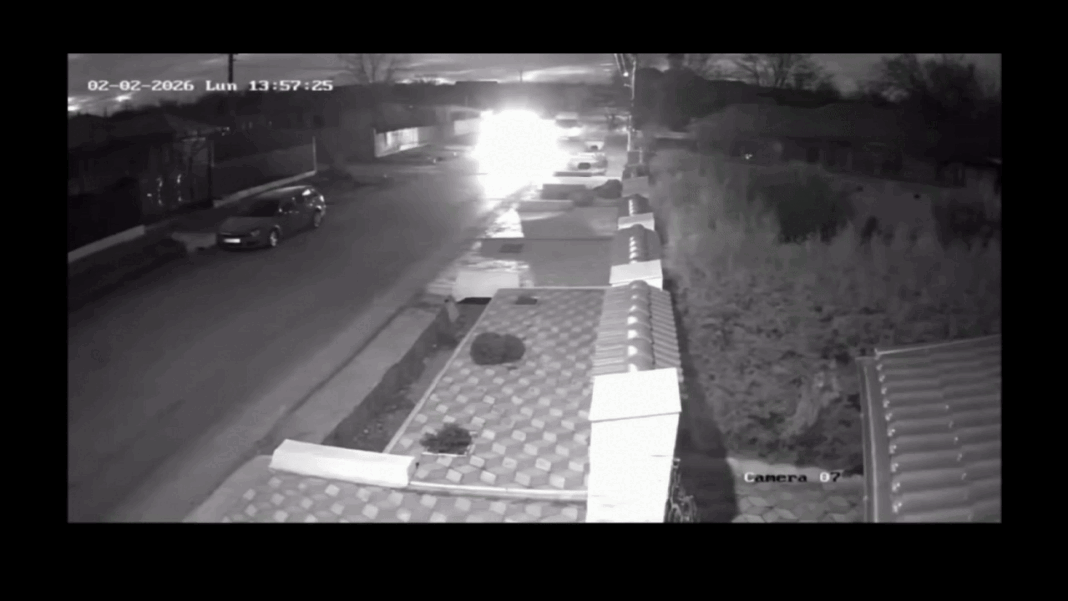 accident-grav-provocat-de-un-minor:-a-furat-masina-bunicului-si-s-a-izbit-de-un-cap-de-pod.-in-autoturism-mai-erau-doi-adolescenti