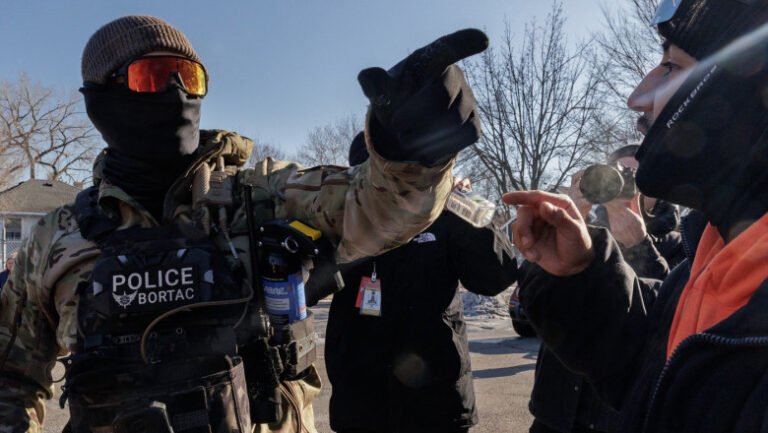 „jobul-e-naspa”.-o-avocata-ice-a-fost-inlaturata-din-minnesota-dupa-ce-s-a-plans-unui-judecator-de-munca-coplesitoare