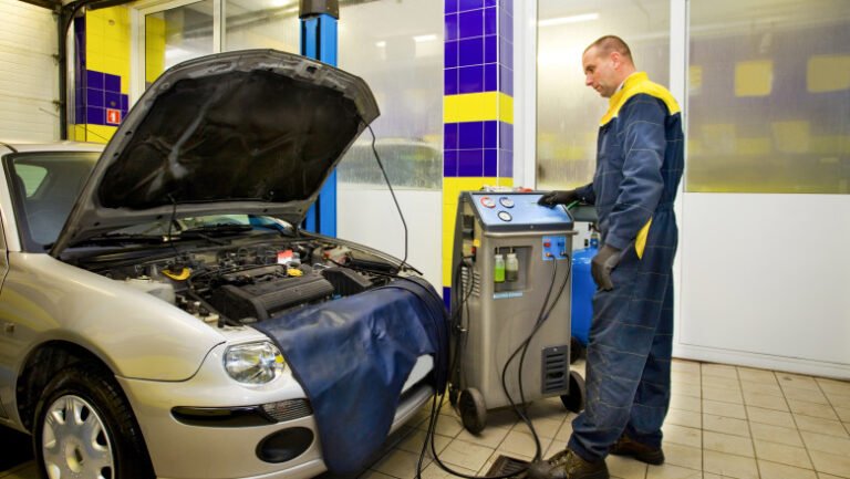 revizia-tehnica-periodica-in-2026:-cand-trebuie-facuta-in-functie-de-motorizare-si-ce-verificari-te-feresc-de-reparatii-scumpe