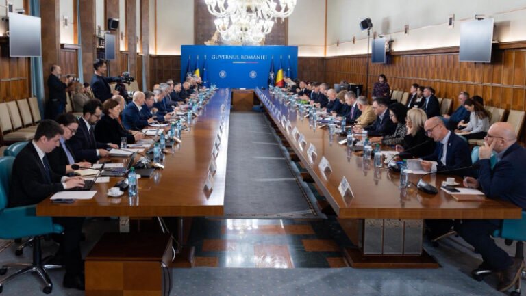 intalnire-intre-ilie-bolojan,-sindicate-si-patronate.-mediul-de-afaceri-avertizeaza:-„masurile-de-relansare-nu-ajung-la-multe-imm-uri”