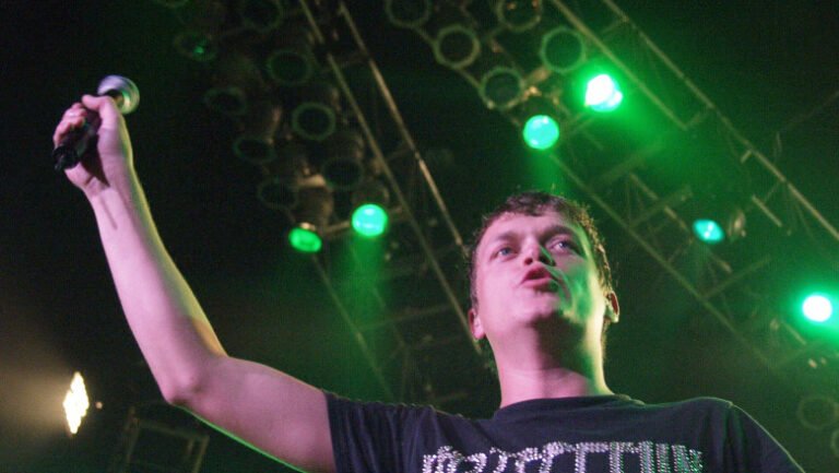 solistul-trupei-rock-3-doors-down-a-murit-la-47-de-ani.-brad-arnold-suferea-de-cancer-la-rinichi