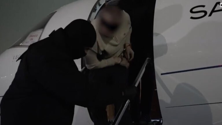 fsb-anunta-ca-un-barbat-suspectat-ca-l-a-impuscat-pe-generalul-vladimir-alekseiev-la-moscova-a-fost-retinut-in-dubai-si-predat-rusiei