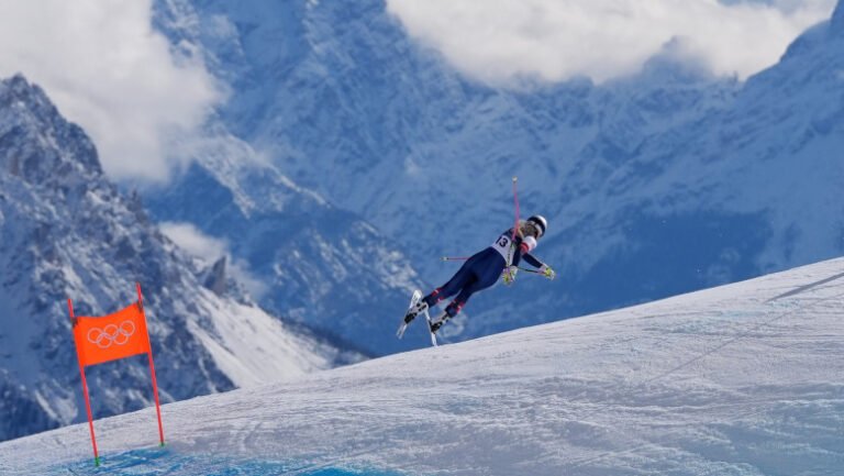 accidentare-violenta-la-jocurile-olimpice:-americanca-lindsey-vonn-a-cazut-la-12-secunde-dupa-startul-probei-de-coborare-la-schi-alpin