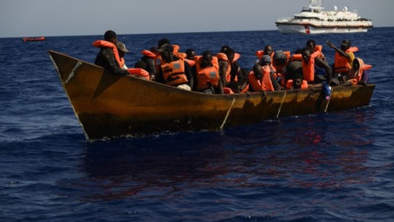 o-barca-cu-migranti-s-a-rasturnat-in-marea-mediterana:-53-de-oameni-au-murit-sau-sunt-dati-disparuti