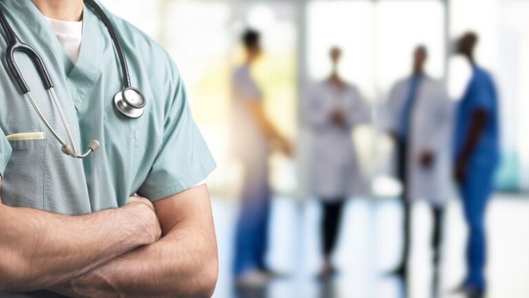 premierul-aduce-in-discutie-obligarea-medicilor-sa-profeseze-in-romania-un-numar-minim-de-ani-imediat-dupa-rezidentiat