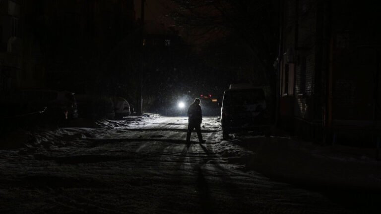 ucraina-muta-reteaua-electrica-in-subteran-pentru-a-o-proteja-de-atacurile-rusesti