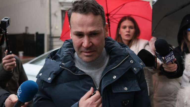 robert-negoita-a-mers-din-nou-la-politie-pentru-a-semna-controlul-judiciar.-primarul-suspendat-al-sectorului-3:-„sunt-nevinovat”