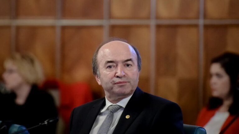 fost-ministru-al-justitiei:-cred-ca-se-va-da-o-decizie-pe-care-societatea-civila-o-va-primi-pozitiv-si-ca-forurile-europene-vor-gasi-solutia-pentru-a-debloca-suma