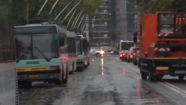 toate-troleibuzele-din-ploiesti,-retrase-din-circulatie.-ele-nu-au-itp,-pentru-ca-sediul-rar-nu-e-racordat-la-„firele”-de-alimentare