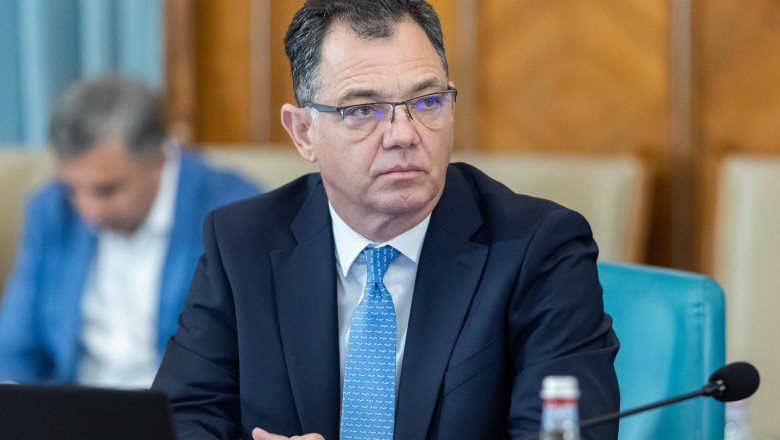 reorganizarea-promisa-la-guvern-stagneaza.-secretarul-general,-acuzat-ca-o-blocheaza:-„de-ce-sa-consideri-ca-taiatul-e-cel-mai-bun?”