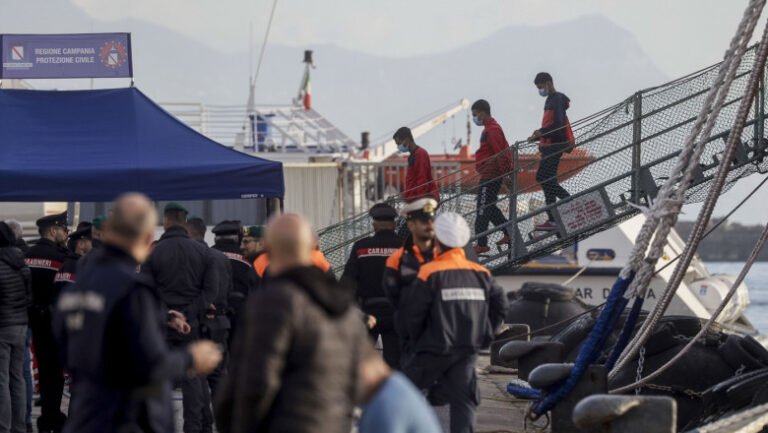 italia-pregateste-masuri-dure-pentru-migranti:-„granitele-italiei-sunt-granitele-europei”