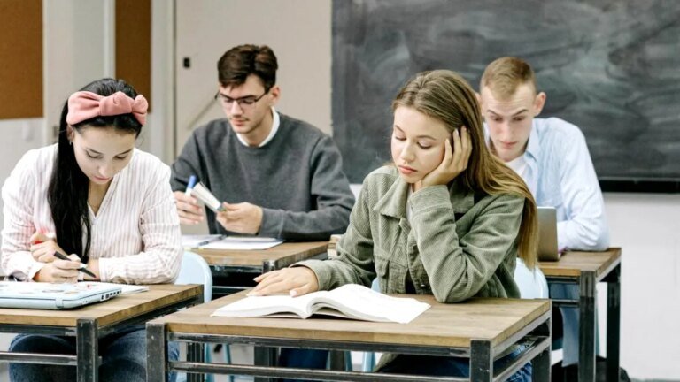 a-fost-finalizata-structura-anului-scolar-2026-2027.-cand-incepe-scoala-la-toamna