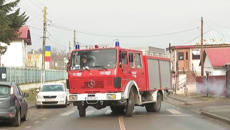 marturia-pompierului-amendat-de-politisti-in-timp-ce-mergea-la-un-incendiu:-„putea-sa-arda-casa,-sa-fie-persoane-in-casa” marturia-pompierului-amendat-de-politisti-in-timp-ce-mergea-la-un-incendiu:-„putea-sa-arda-casa,-sa-fie-persoane-in-casa”