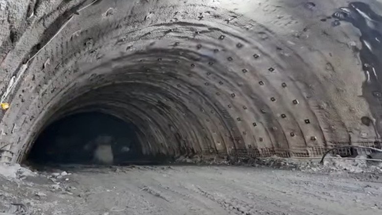 o-noua-etapa-pe-cel-mai-dificil-tronson-al-autostrazii-sibiu-pitesti:-au-inceput-lucrarile-la-un-nou-tunel-pe-sectiunea-boita-cornetu o-noua-etapa-pe-cel-mai-dificil-tronson-al-autostrazii-sibiu-pitesti:-au-inceput-lucrarile-la-un-nou-tunel-pe-sectiunea-boita-cornetu