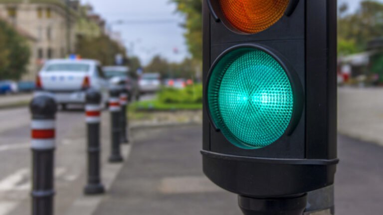 plan-ambitios-pentru-traficul-din-capitala.-primaria-vrea-semafoare-cu-inteligenta-artificiala