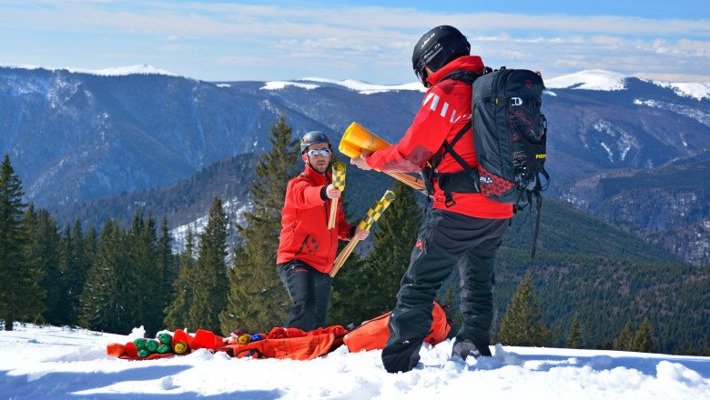 125-de-apeluri-pentru-salvamont-in-24-de-ore:-130-de-persoane-salvate,-unele-cu-elicopter-smurd