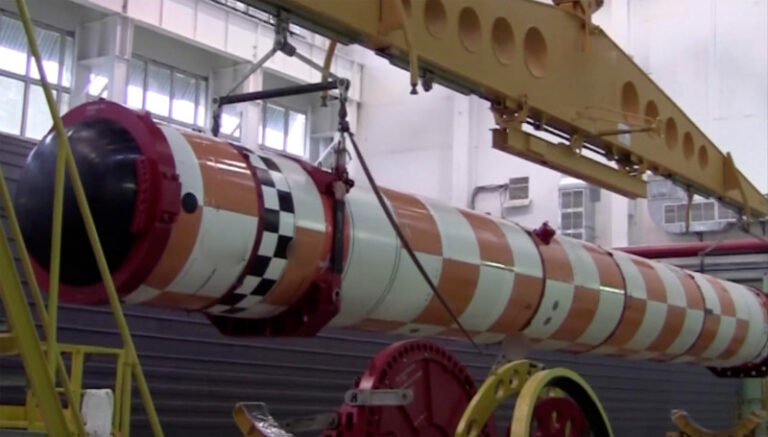 „armele-minune”-ale-lui-putin-si-au-ratat-tinta.-de-ce-„super-torpila-nucleara”-si-„cernobilul-zburator”-nu-ajuta-cu-nimic-rusia