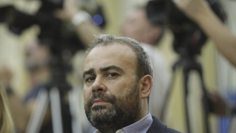 cati-bani-a-incasat-fiscul,-la-licitatie,-pe-tablourile-dintr-o-parte-a-„colectiei-darius-valcov”.-fostul-ministru-este-la-inchisoare