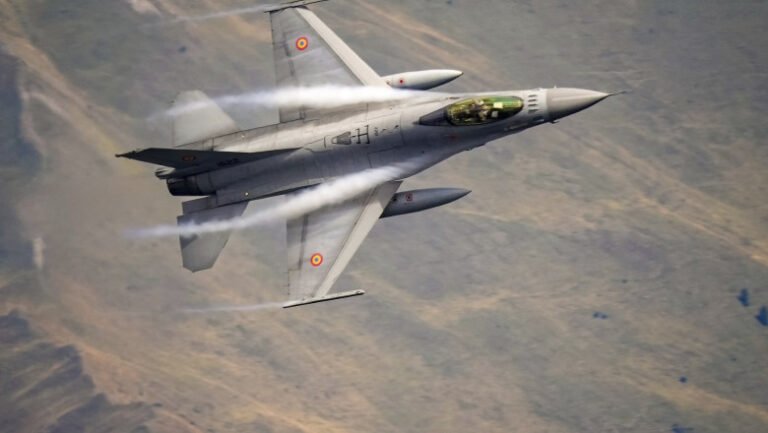 miruta:-patru-piloti-de-f-16-trimisi-la-pregatire-in-sua-au-primit-575000-de-dolari-pentru-inchiriere-de-masini.-ce-a-facut-ministrul