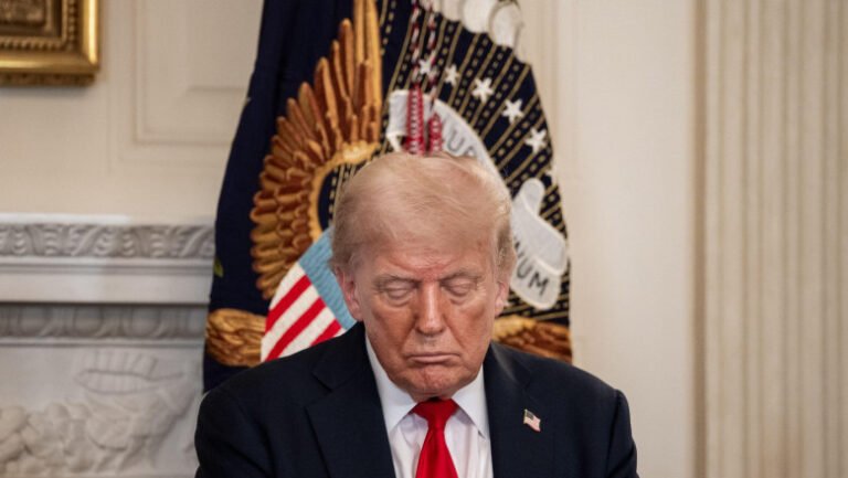 „un-lucru-foarte-trist”.-donald-trump-a-vorbit-despre-arestarea-fostului-print-andrew,-in-urma-dezvaluirilor-din-dosarele-epstein