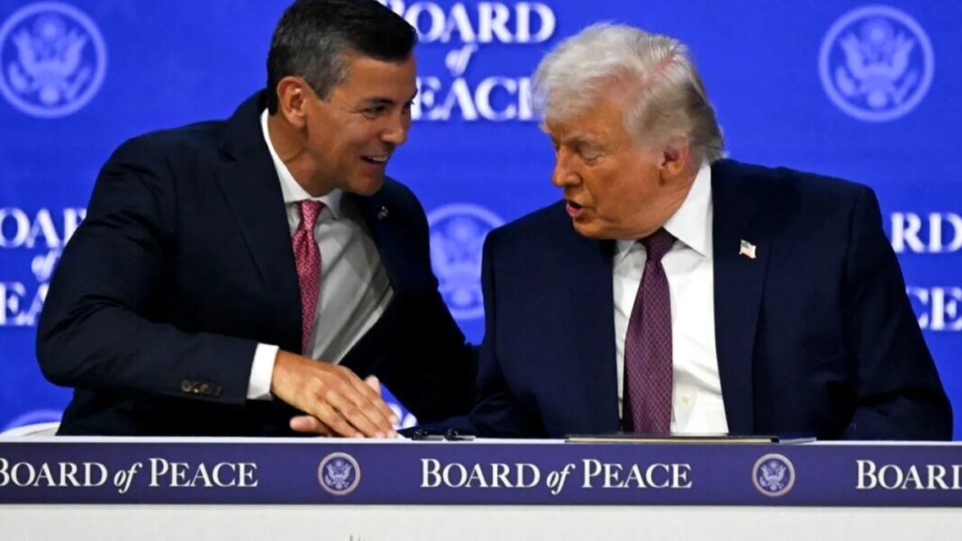 controversata-remarca-a-lui-trump-la-adresa-presedintelui-paraguayului:-„ce-tanar-chipes!-dar-asta-nu-inseamna-ca-te-plac.-imi-plac-femeile”