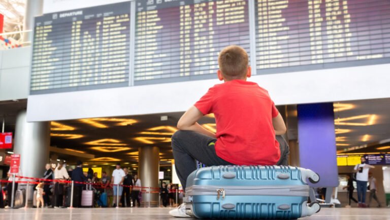 drepturile-pasagerilor-cand-avionul-intarzie-sau-zborul-este-anulat.-cand-pot-obtine-compensatii-financiare-de-pana-la-600-de-euro