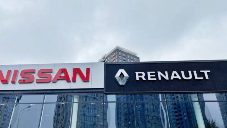 renault-schimba-strategia:-productia-de-ev-uri-compacte-s-ar-putea-muta-in-spania-pentru-a-contracara-concurenta-chineza