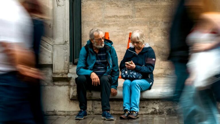 un-inginer-a-creat-incaltamintea-futurista-care-previne-caderea-persoanelor-varstnice