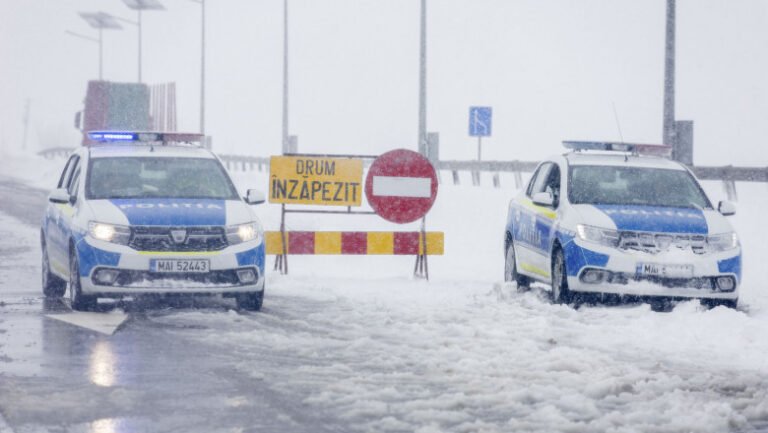 ninge-viscolit-in-16-judete-si-in-bucuresti-copaci-cazuti,-masini-avariate.-ce-drumuri-sunt-inchise-circulatiei