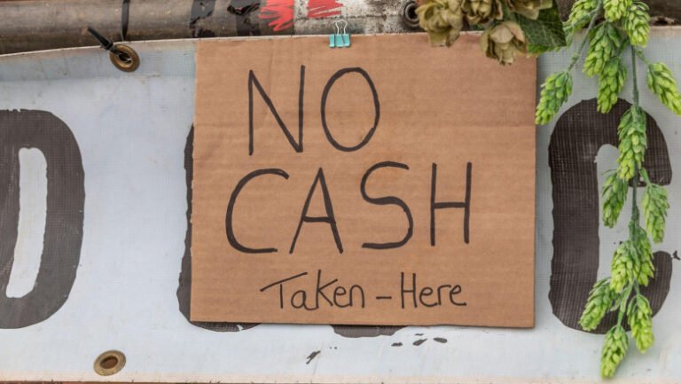 ue-impune-o-limita-pentru-platile-cash,-de-anul-viitor.-adrian-negrescu:-„in-romania-functioneaza-deja-aceasta-regula”