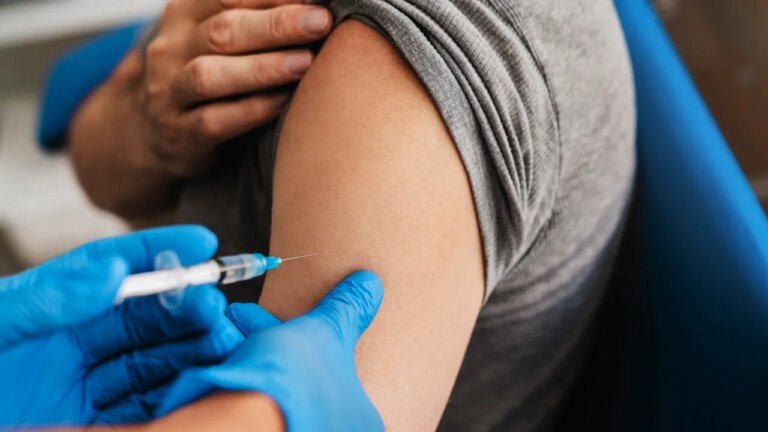 ministrul-sanatatii,-despre-vaccinare:-„dezinformarea-medicala-poate-fi-combatuta-doar-cu-o-informare-completa,-complexa,-accelerata”