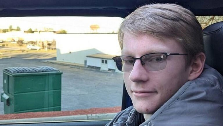 cine-e-tanarul-ucis-de-secret-service-la-mar-a-lago:-austin-tucker-martin-nu-avea-experienta-cu-armele-de-foc-si-ii-placea-golful