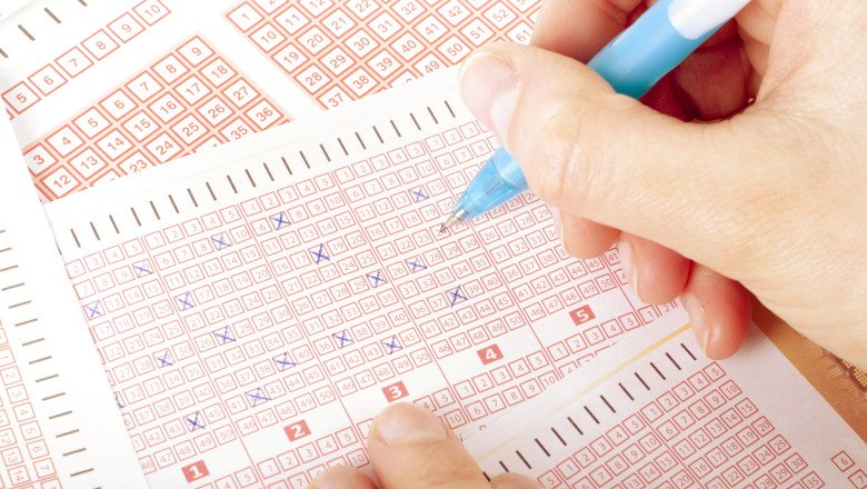 un-barbat-a-cumparat-un-bilet-castigator-la-loto-din-magazinul-unde-lucra,-dupa-ce-s-au-extras-numerele.-premiul:-12-milioane-de-dolari un-barbat-a-cumparat-un-bilet-castigator-la-loto-din-magazinul-unde-lucra,-dupa-ce-s-au-extras-numerele.-premiul:-12-milioane-de-dolari