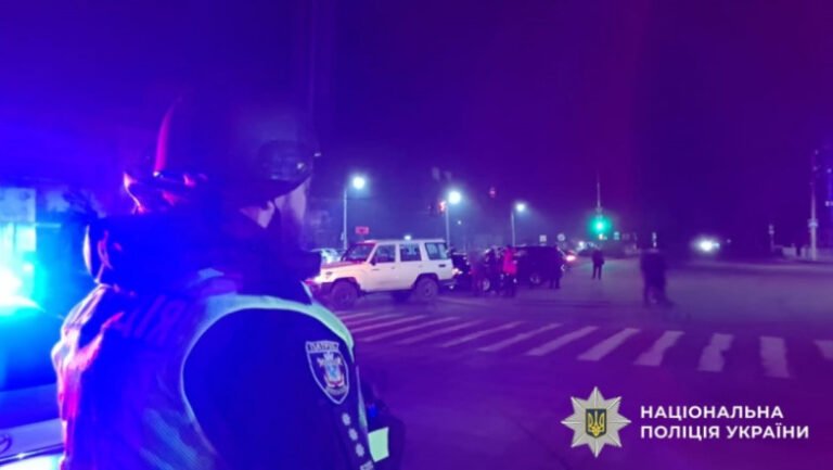 inca-un-atentat-in-ucraina:-explozie-la-o-benzinarie-dezafectata.-mai-multi-politisti-au-fost-raniti,-doi-sunt-in-stare-grava