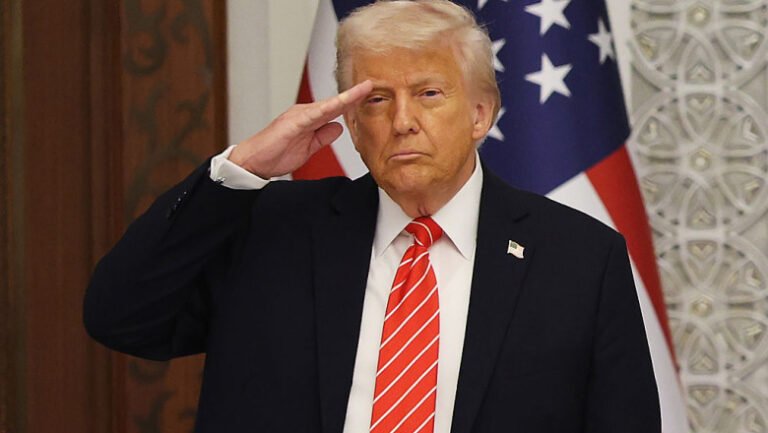 „este-un-om-de-actiune”.-mesajul-despre-donald-trump-primit-pe-telefon-de-iranieni-starneste-revolta-autoritatilor-de-la-teheran