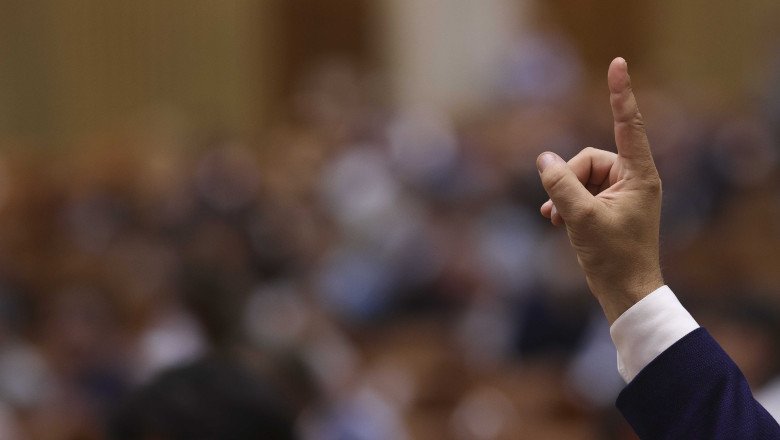 parlamentul-se-reuneste-in-plen-pentru-alegerea-noului-avocat-al-poporului.-vor-fi-numiri-si-la-cncd-si-curtea-de-conturi parlamentul-se-reuneste-in-plen-pentru-alegerea-noului-avocat-al-poporului.-vor-fi-numiri-si-la-cncd-si-curtea-de-conturi